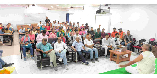 आरबीबीएम कॉलेज में व्यक्तित्व विकास शिविर में योग और नागरिक कानून पर चर्चा